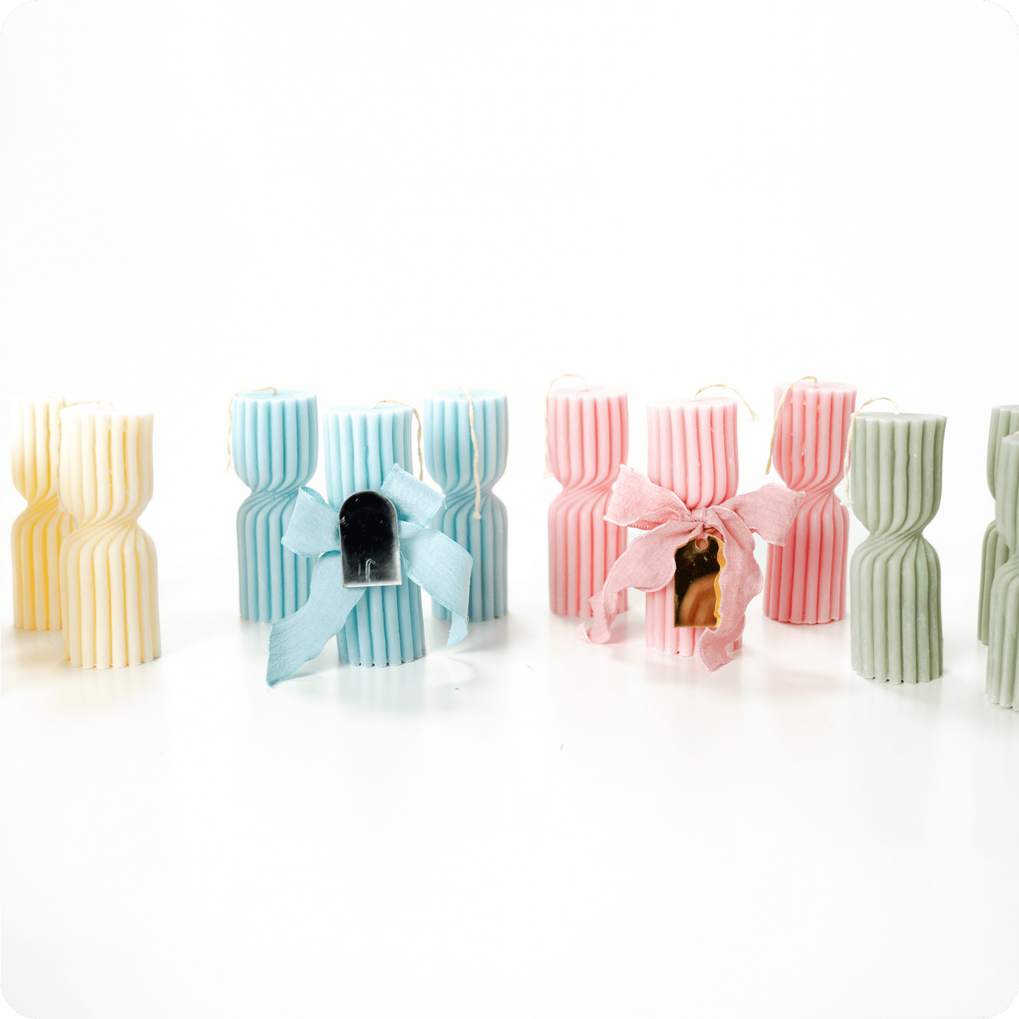 Twisted ribbed candle